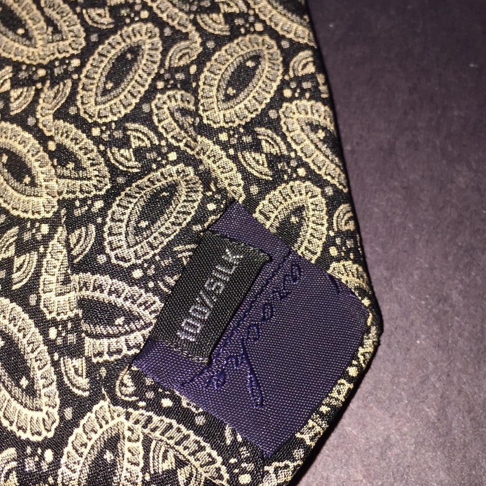 100% silk necktie 3.5” width - Picture 4 of 5